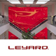Генеративные произведения искусства на большом 4K led экране Leyard в главном магазине H&M в Лондоне.