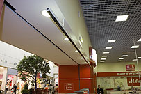 Вертикальная ИК-рампа в супермаркете М-видео в ТЦ `МЕГА-Химки`