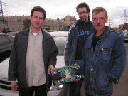 Феликс Скакун (слева) и Иван Кабанов и их специальный усилитель Car Audio