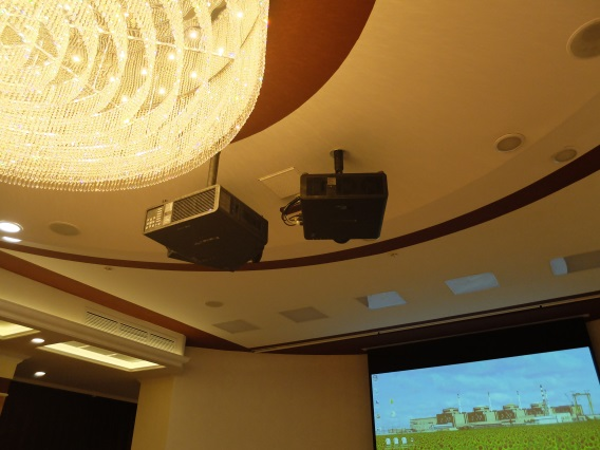 Мультимедийное оснащение конференц-зала