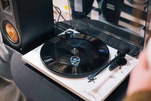   Pro-Ject    ,   ,   !