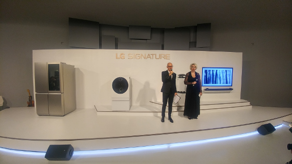LG Electronics представила на российском рынке бренд LG SIGNATURE под которым будет предлагаться продукция премиум-класса