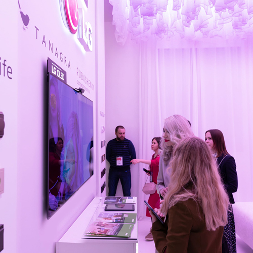 Телевизор LG OLED серии Gallery в проекте известного дизайнера Дианы Балашовой на выставке MosBuild 2022: продвинутые технологии для впечатляющего интерьера