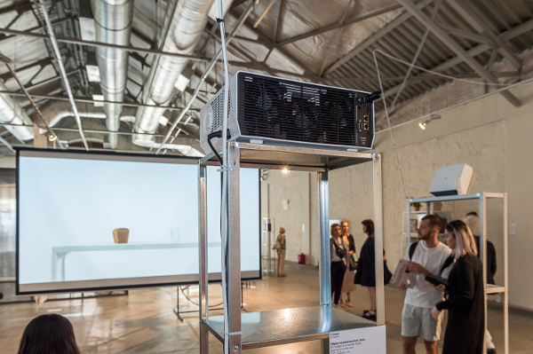 Телевизоры LG Nanocell и проекторы LG ProBeam на выставке «Аксиология обновления» в рамках проекта Винзавод.Open: как современные технологии способствуют донесению творческого замысла художника