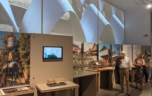 Светодиодные экраны All-in-One от Viewsonic обеспечили проведение цифровой выставки в немецком архитектурном музее Der TUM 