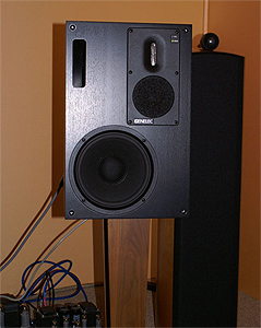  Genelec S30D 